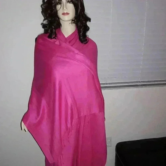 WRAP SHAWL  HOT PINK - Picture 5 of 8